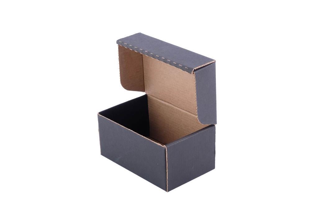 19 x 14 x 9 cm siyah kapaklı kutu