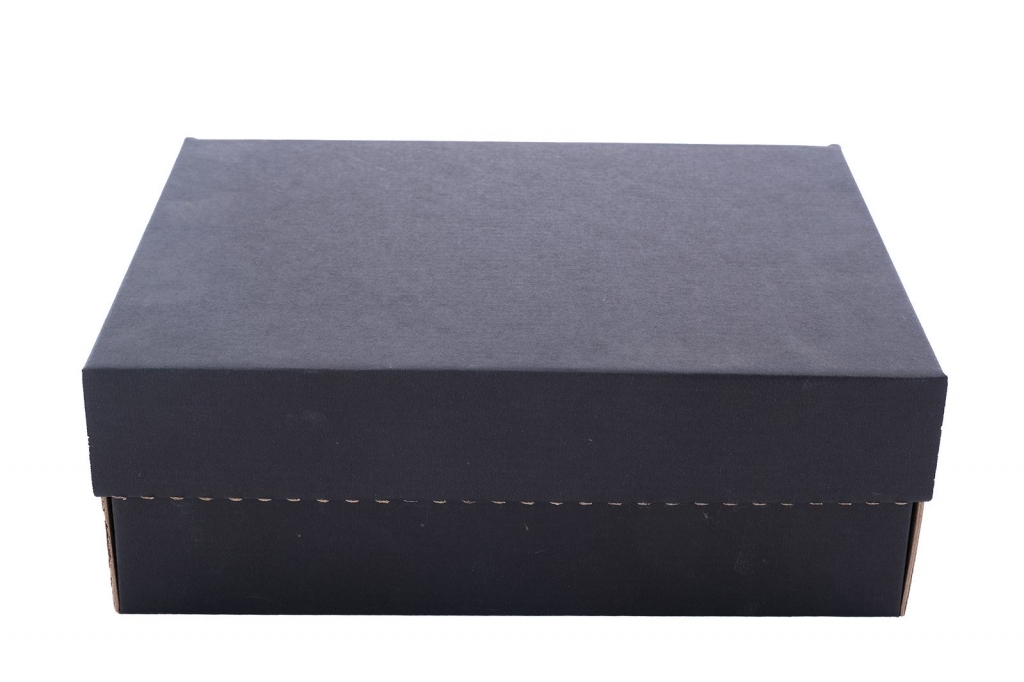 31 x 21 x 12,5 cm siyah kapaklı kutu